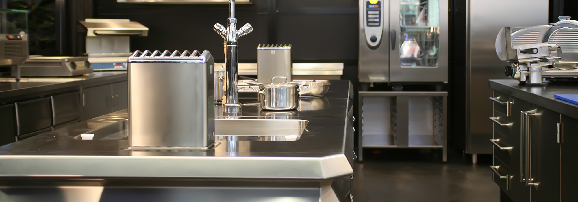 PROFESSIONAL STAINLESS STEEL CATERING EQUIPMENT